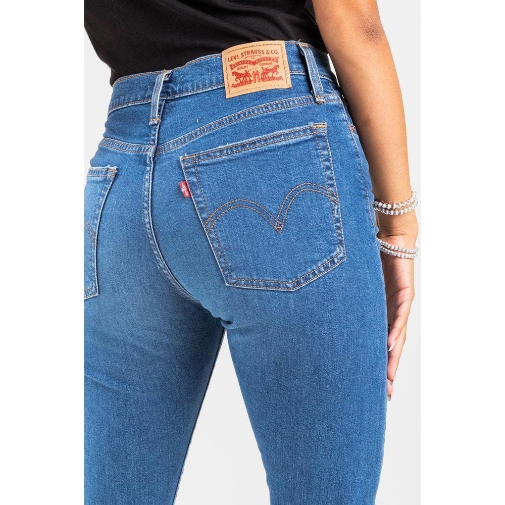 Levi's Wedgie‎ Skinny Medium Wash Blue Jeans Size 32